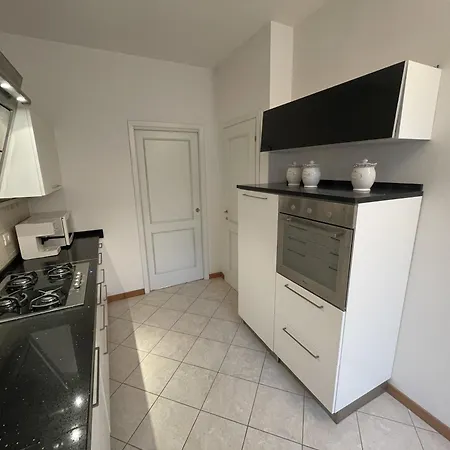 Spazioso - Snodo Urbano Apartament