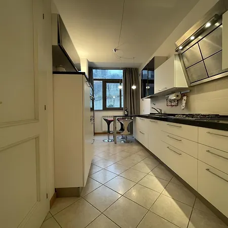 Spazioso - Snodo Urbano Apartament *